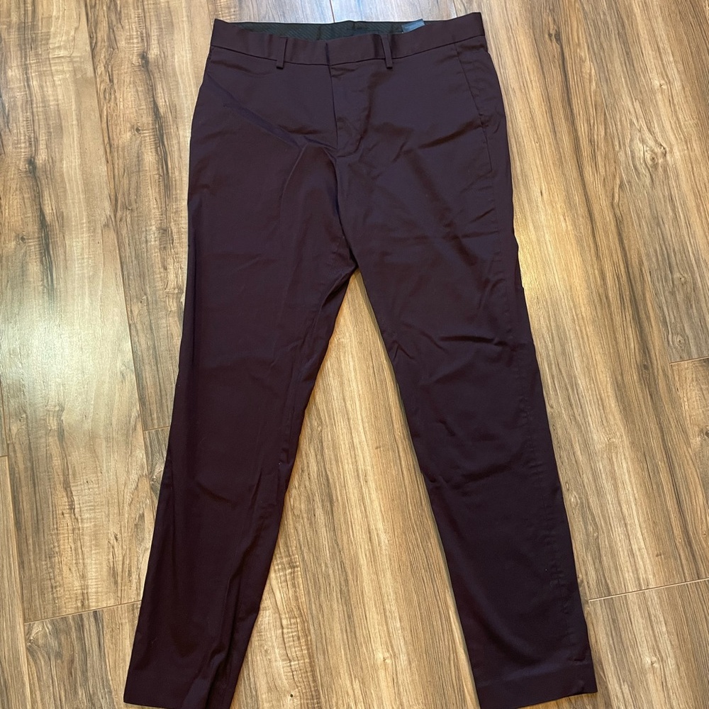 H&M Men's maroon dress pant